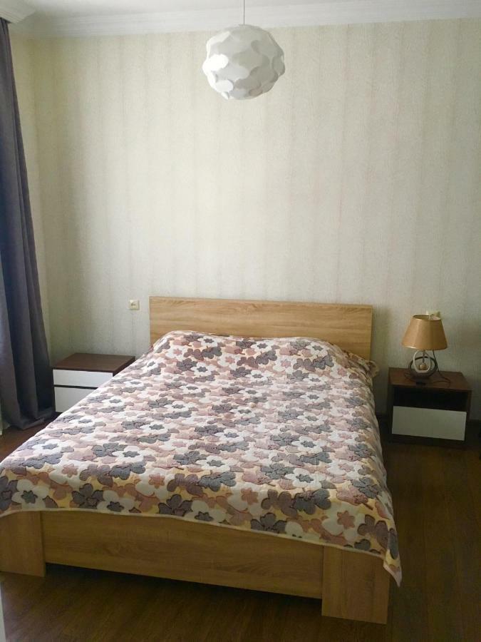 Appartamento Cheap And Chic Batumi Esterno foto