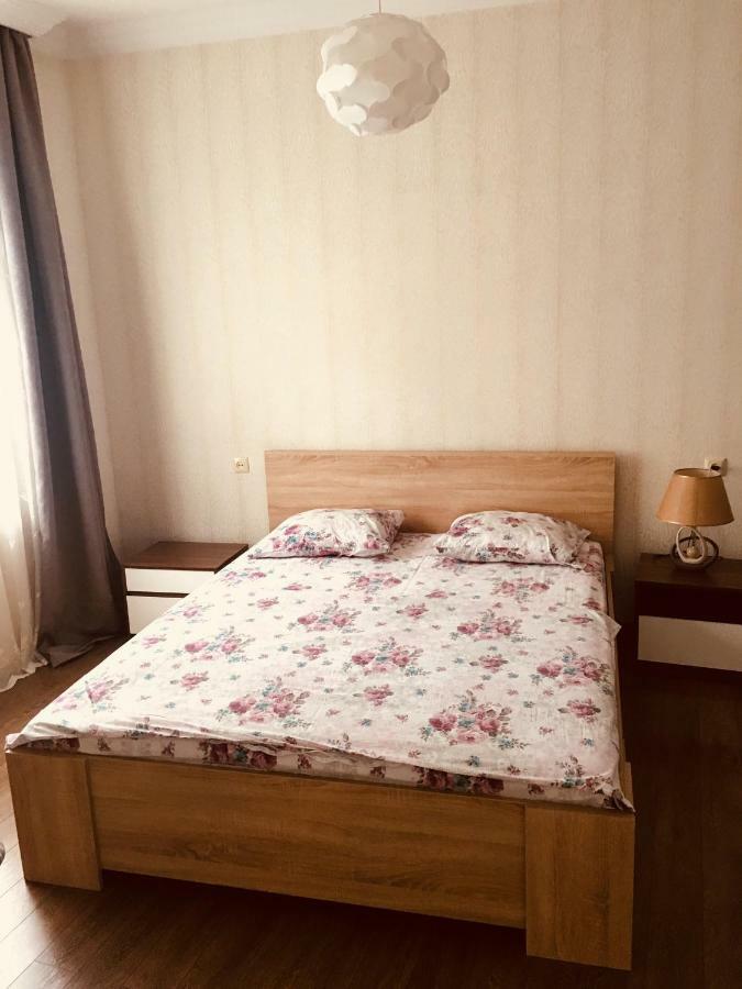 Appartamento Cheap And Chic Batumi Esterno foto